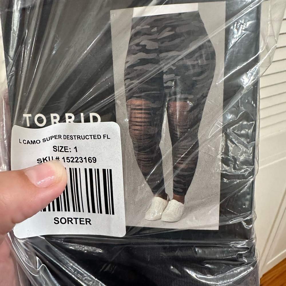 Camo Destructed Leggings